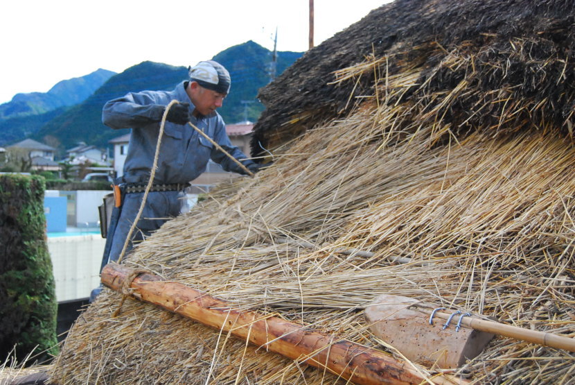 Replacing thatched roof